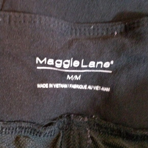 Maggie Lane Black Pants - Picture 4 of 4